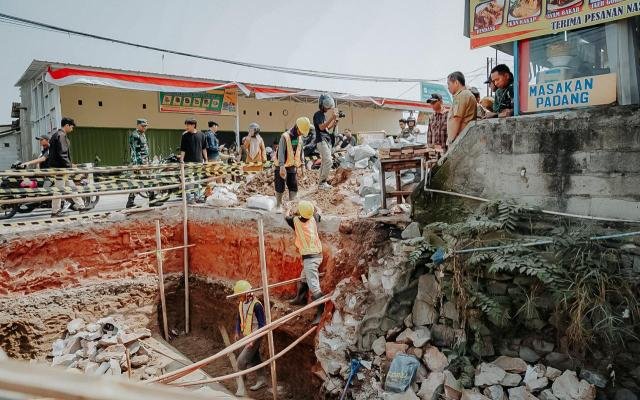 Bupati Karawang Tinjau Pembangunan Infrastruktur Jembatan dan Jalan